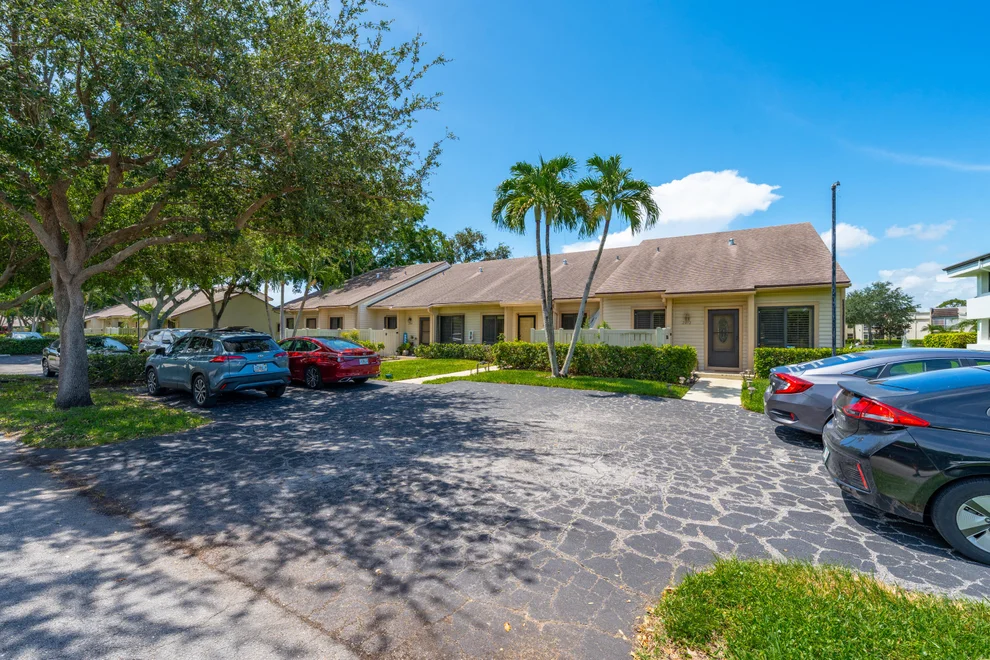 Unit for sale at 2808 Casa Way, Delray Beach, FL 33445