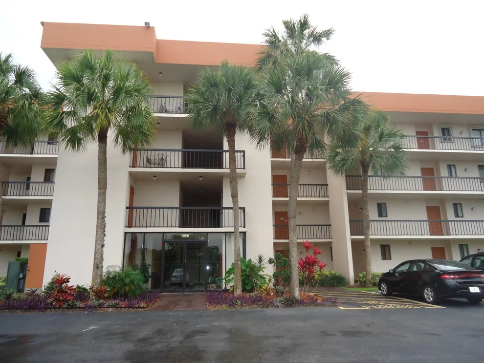 Unit for sale at 5981 Via Vermilya, Lake Worth, FL 33462