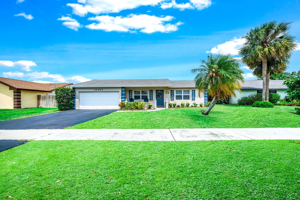 Unit for sale at 19462 Carolina Circle, Boca Raton, FL 33434