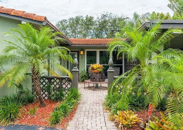 Unit for sale at 8 NE 29th Street, Wilton Manors, FL 33334