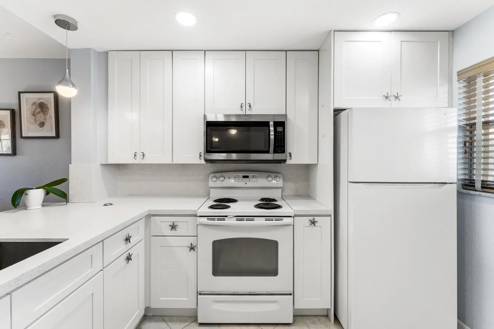 Unit for sale at 3654 Via Poinciana, Lake Worth, FL 33467