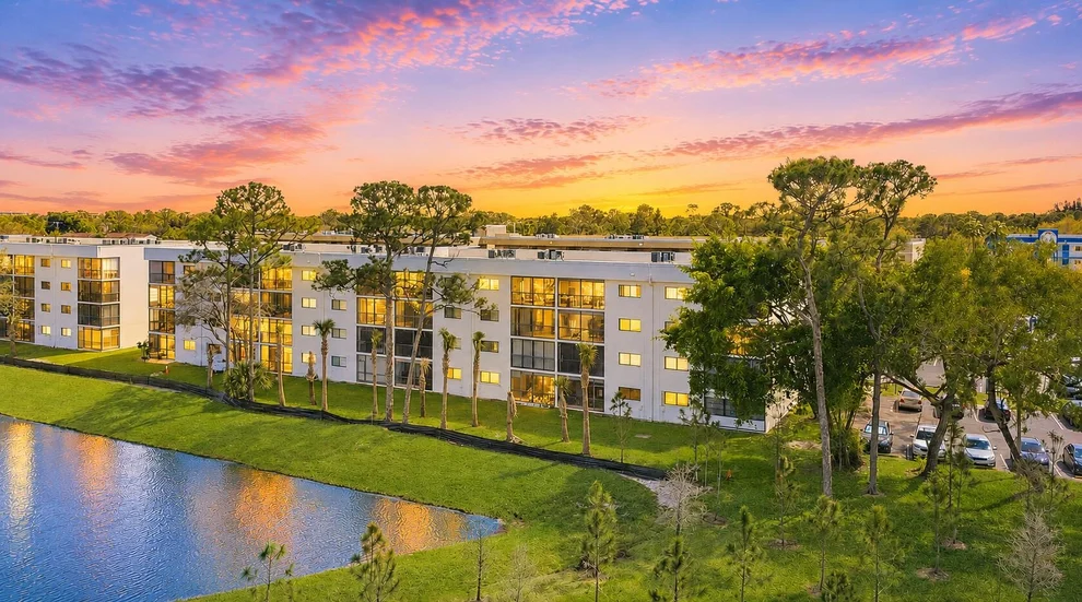Unit for sale at 4725 Lucerne Lakes Blvd Boulevard E, Lake Worth, FL 33467