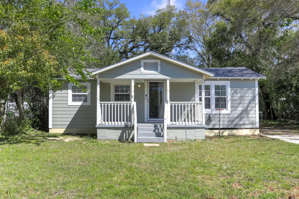Unit for sale at 2106 W Bobe Street, Pensacola, FL 32505