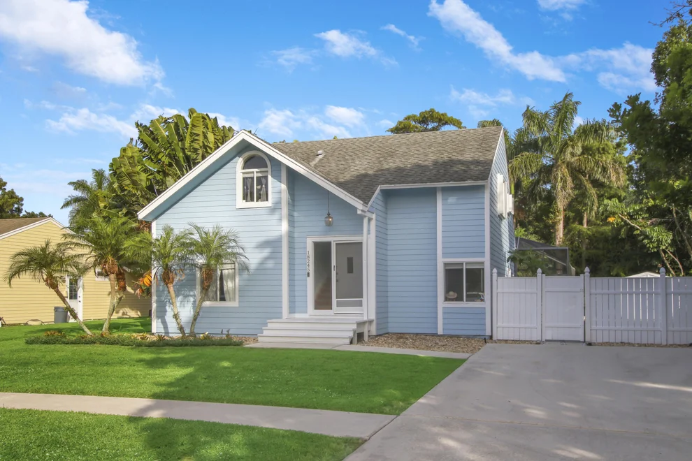 Unit for sale at 18245 Jupiter Landings Drive, Jupiter, FL 33458