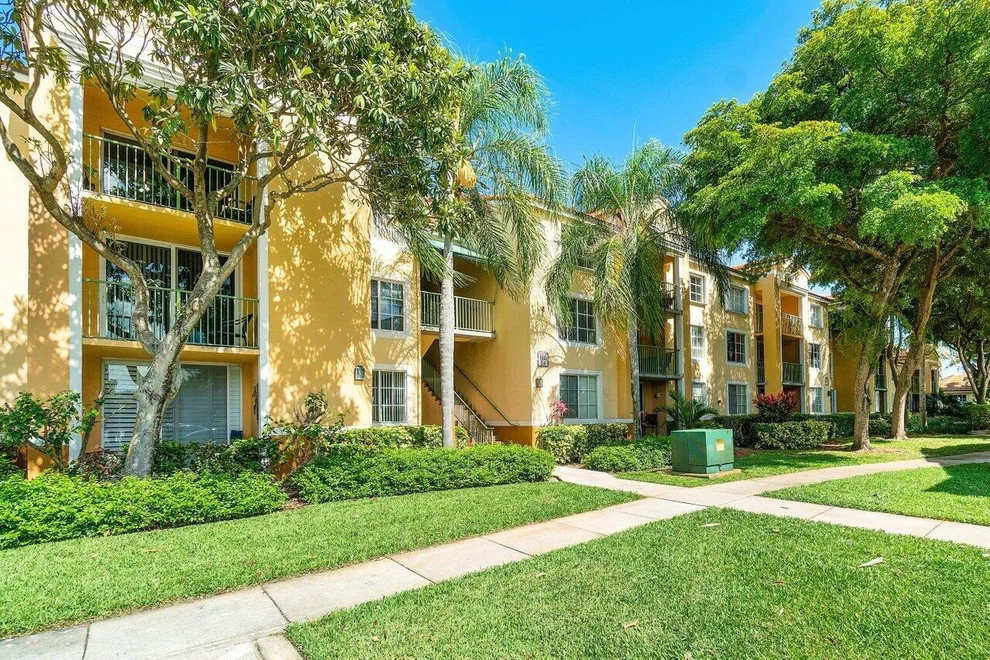 Unit for sale at 180 Yacht Club Way, Hypoluxo, FL 33462