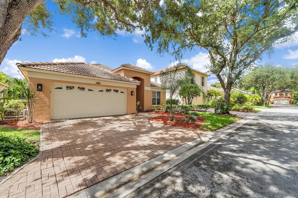 Unit for sale at 5188 Elpine Way, Riviera Beach, FL 33418