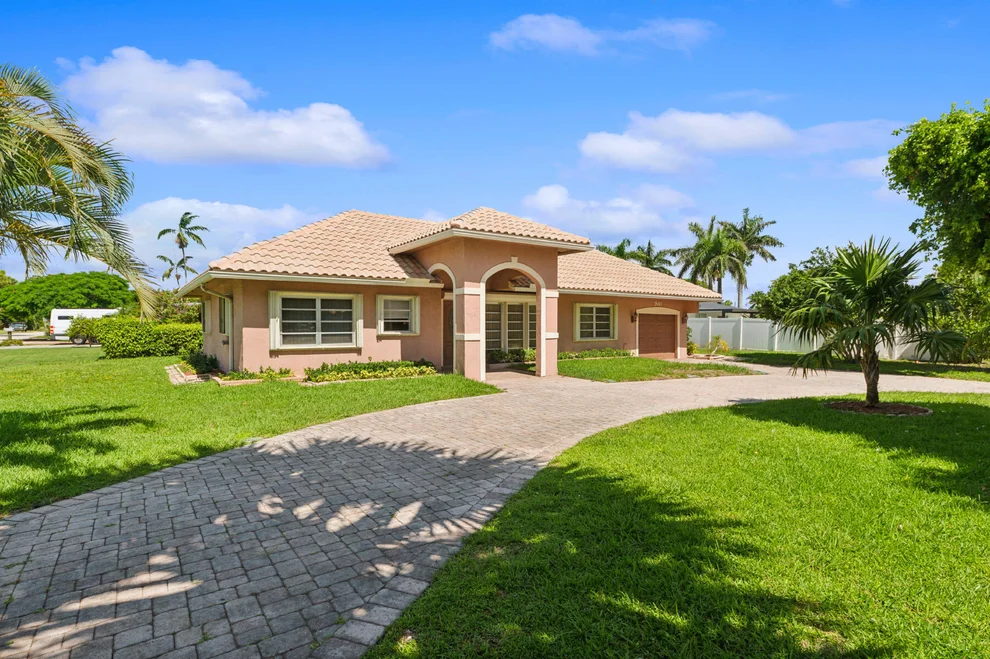 Unit for sale at 541 SE 15th Avenue, Deerfield Beach, FL 33441