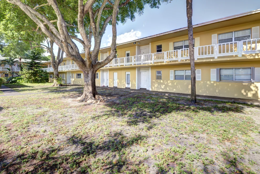Unit for sale at 420 SE 2ND Avenue, Deerfield Beach, FL 33441