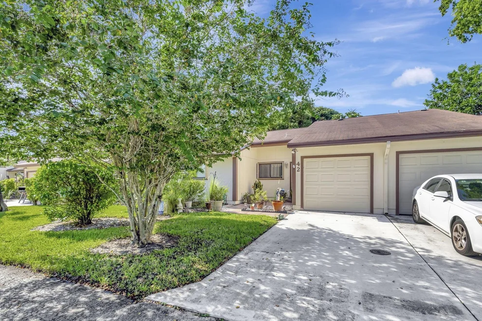 Unit for sale at 42 Kensington Lane, Boynton Beach, FL 33426