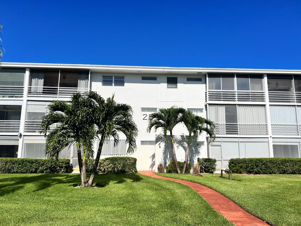 Unit for sale at 25 SE 13th Street, Boca Raton, FL 33432