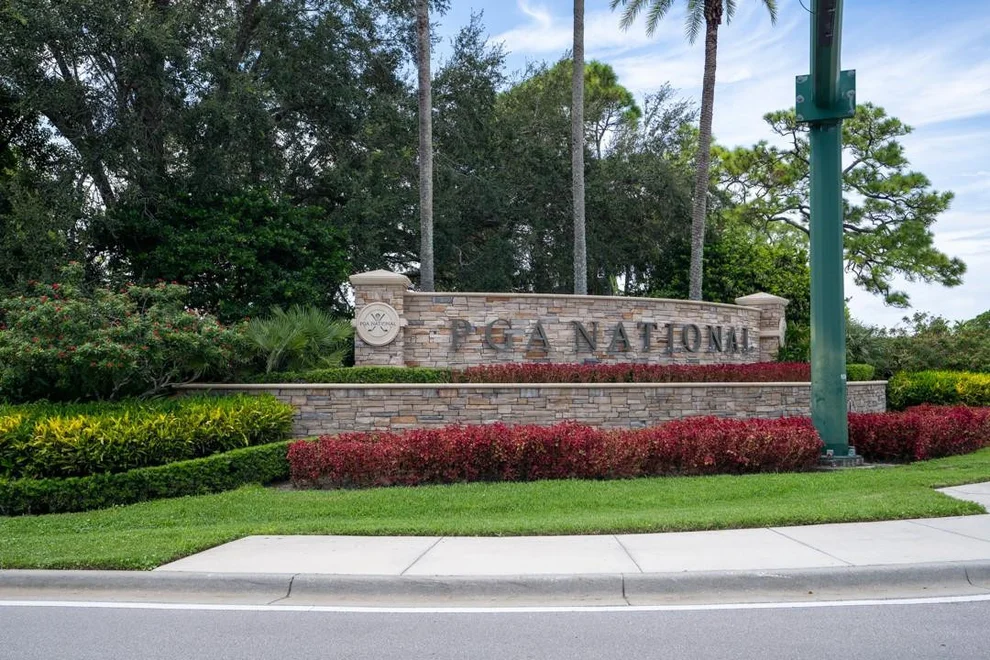 Unit for sale at 292 Canterbury Drive, Palm Beach Gardens, FL 33418