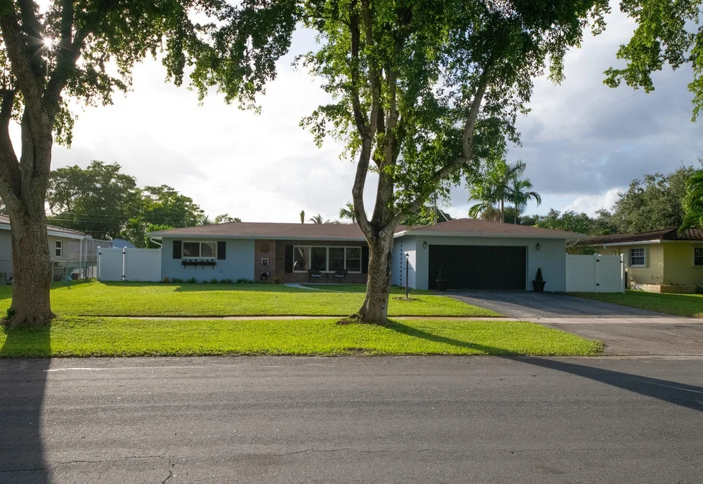 Unit for sale at 381 SW 55th Avenue, Plantation, FL 33317
