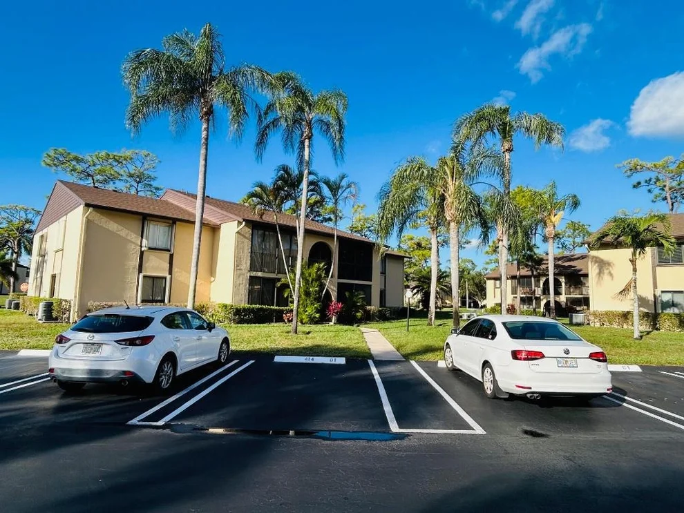 Unit for sale at 414 Pine Glen Lane, Greenacres, FL 33463