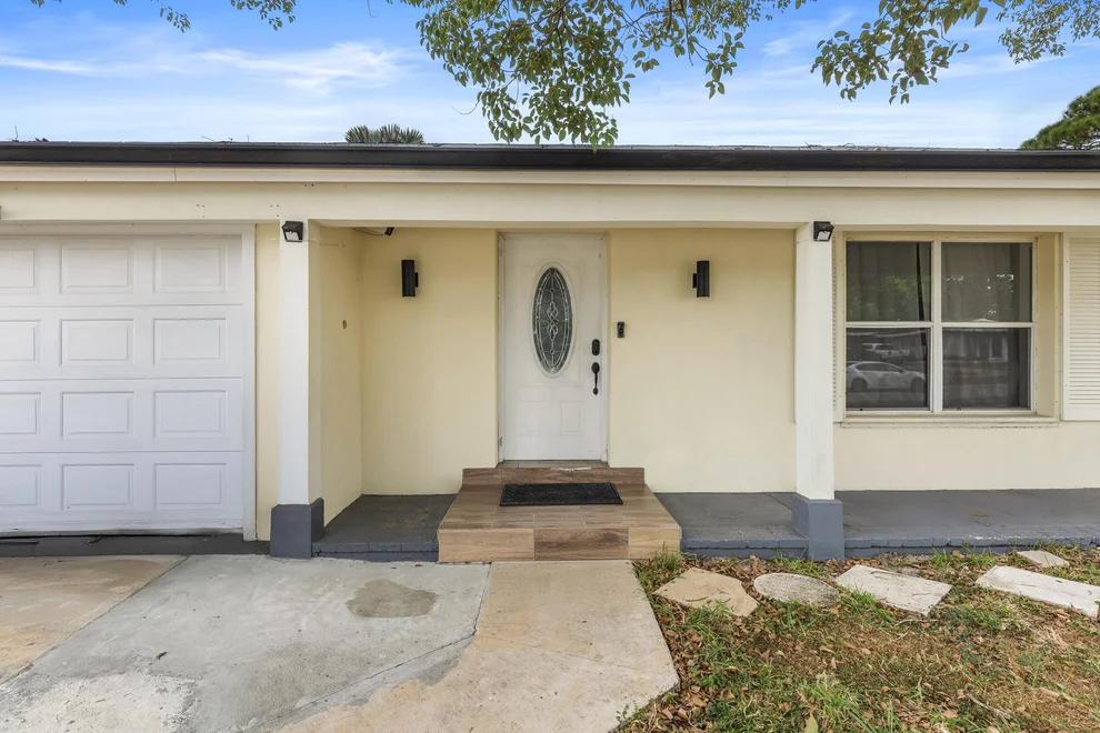 Unit for sale at 173 SE Placita Court, Port St Lucie, FL 34983