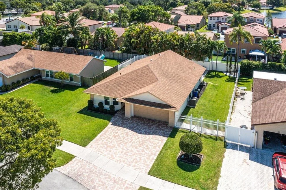 Unit for sale at 85 NW 41st Way, Deerfield Beach, FL 33442