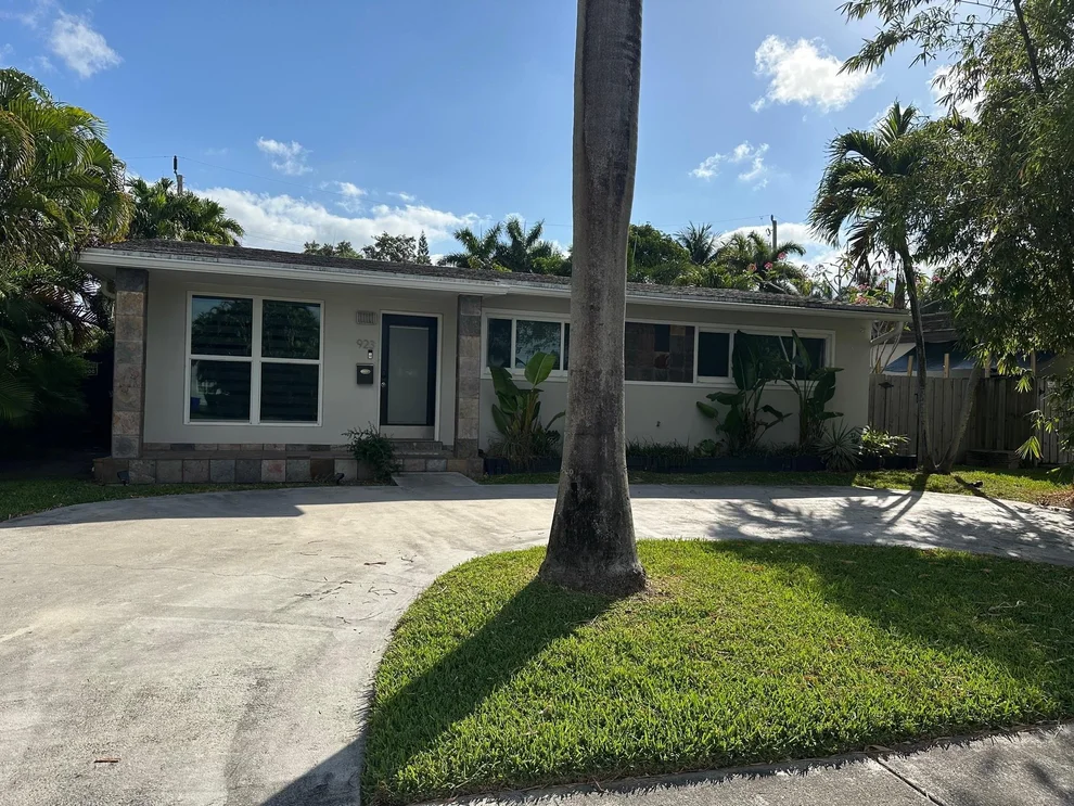 Unit for sale at 923 N 14th Avenue, Hollywood, FL 33020