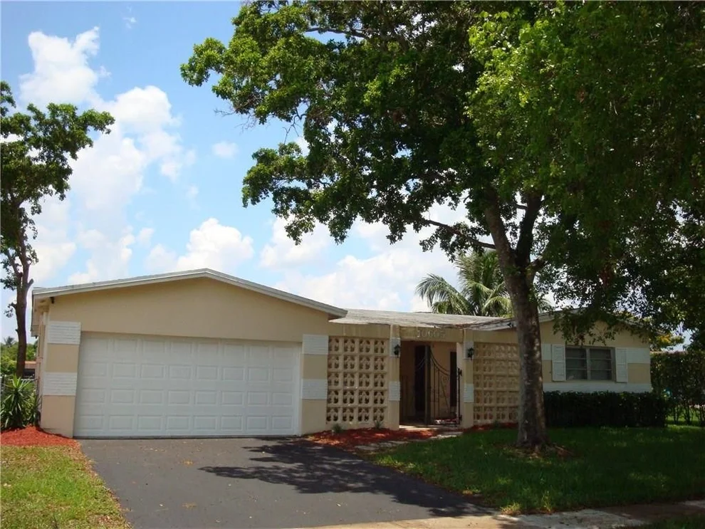 Unit for sale at 10605 NW 3rd Street, Plantation, FL 33324