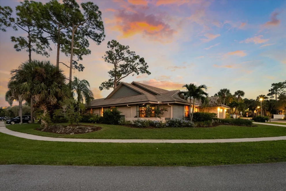 Unit for sale at 13432 Kingsbury Drive, Wellington, FL 33414