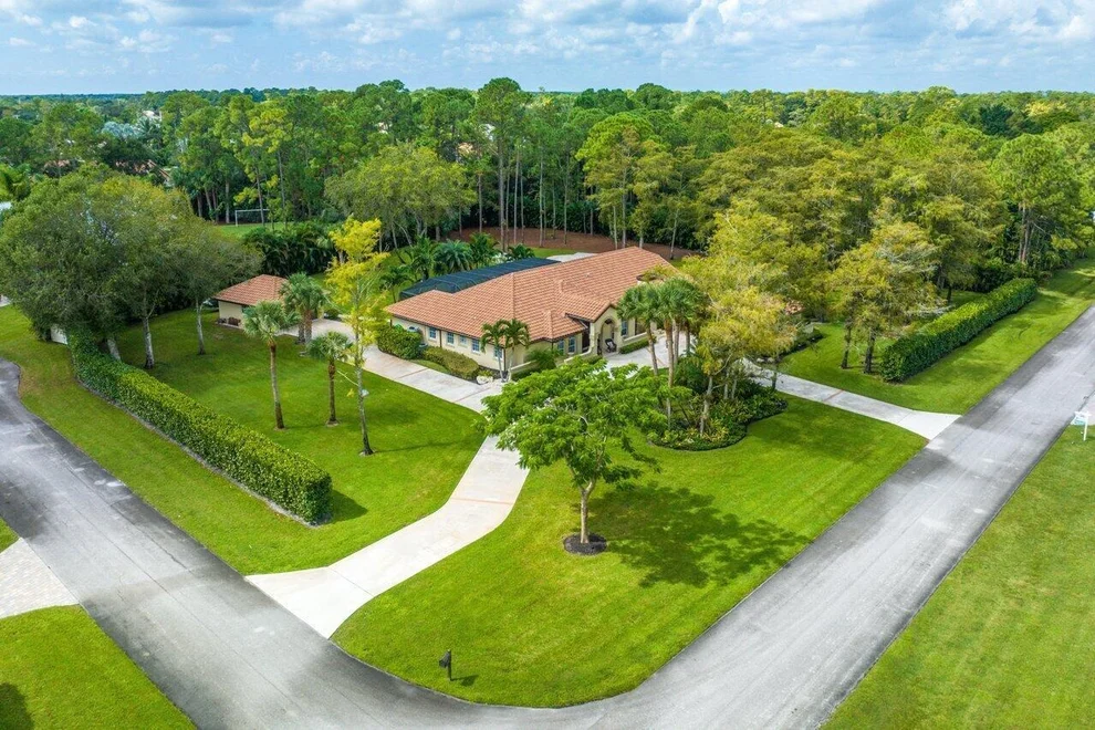 Unit for sale at 14733 Morgan Close, Wellington, FL 33414