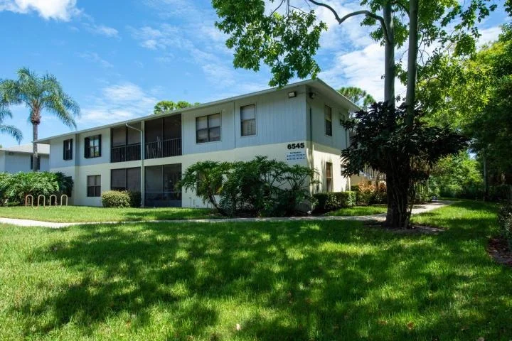 Unit for sale at 6545 SE Federal Highway, Stuart, FL 34997