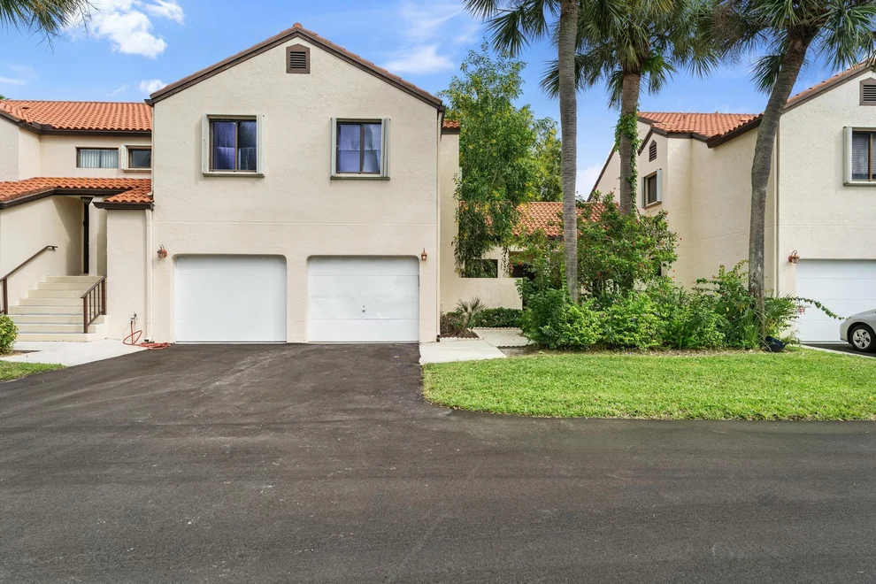 Unit for sale at 22 Via De Casas Sur, Boynton Beach, FL 33426