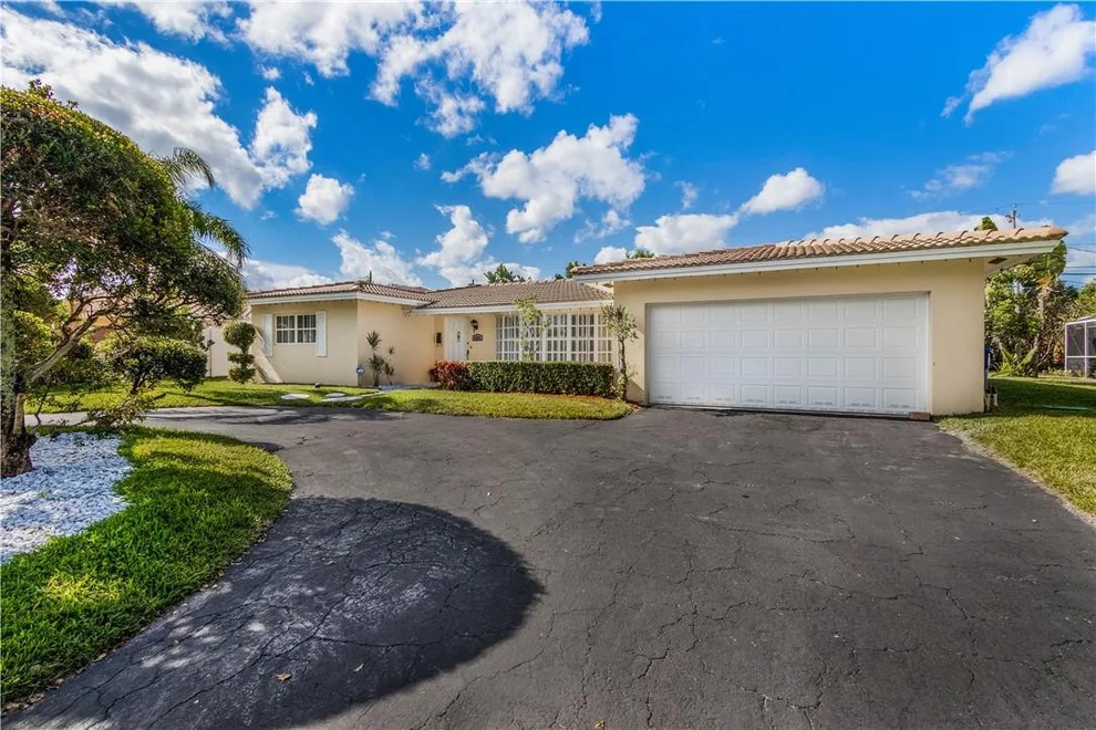Unit for sale at 4201 NE Bayview Drive, Fort Lauderdale, FL 33308