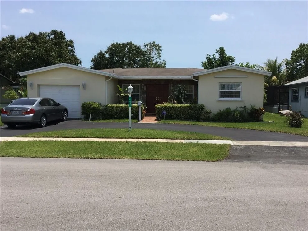 Unit for sale at 4632 NW 39th Street, Lauderdale Lakes, FL 33319