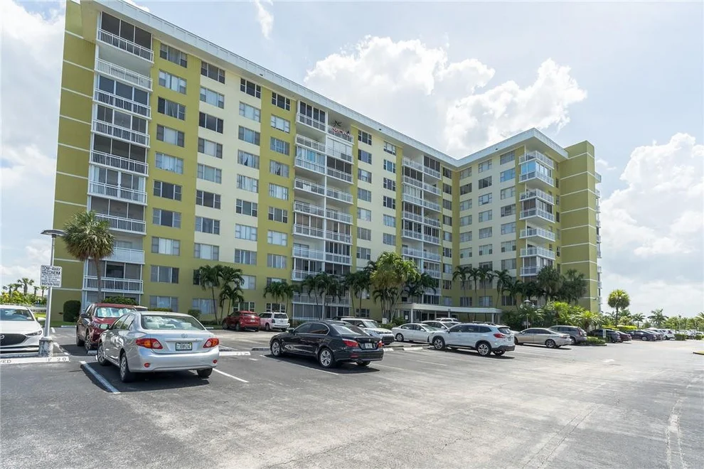 Unit for sale at 4400 Hillcrest Drive, Hollywood, FL 33021