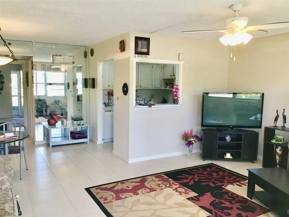Unit for sale at 7 Oakridge B, Deerfield Beach, FL 33442