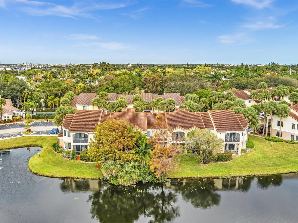 Unit for sale at 815 W Boynton Beach Boulevard, Boynton Beach, FL 33426