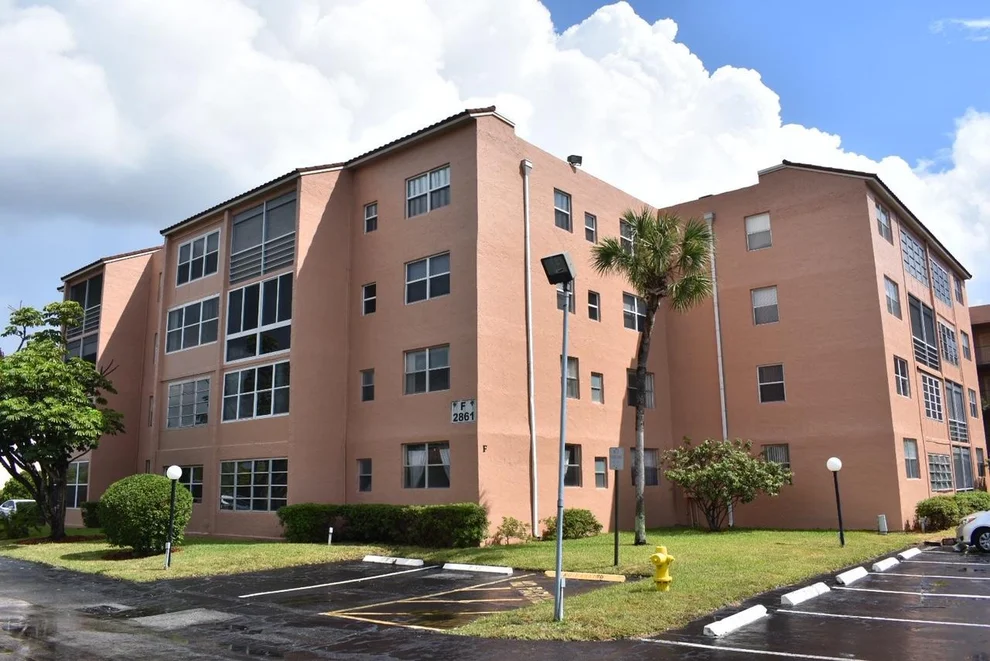Unit for sale at 2861 Somerset Drive, Lauderdale Lakes, FL 33311