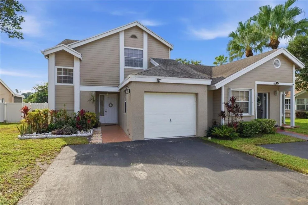 Unit for sale at 11140 SW 11th Place, Davie, FL 33324