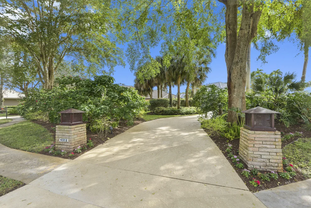 Unit for sale at 4372 Bocaire Boulevard, Boca Raton, FL 33487