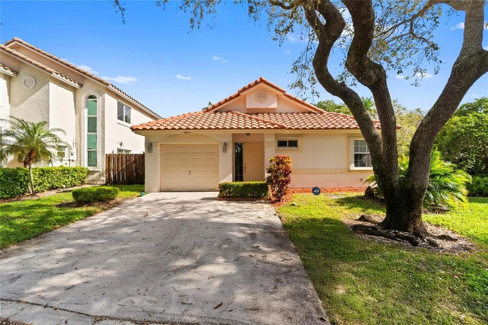 Unit for sale at 9815 NW 5th Place, Plantation, FL 33324