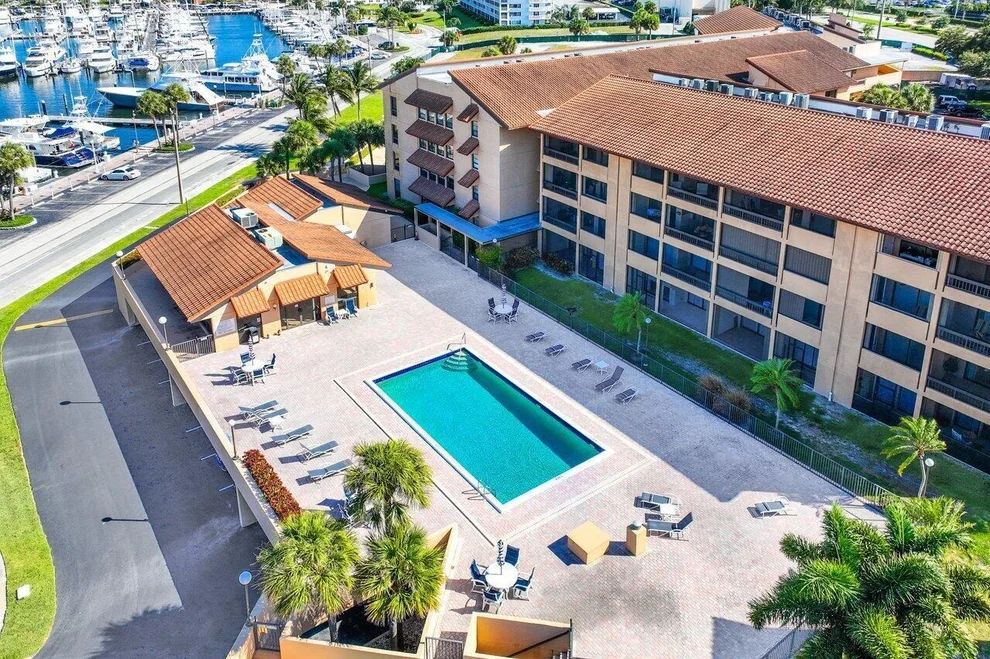 Unit for sale at 1030 Us Highway 1, North Palm Beach, FL 33408