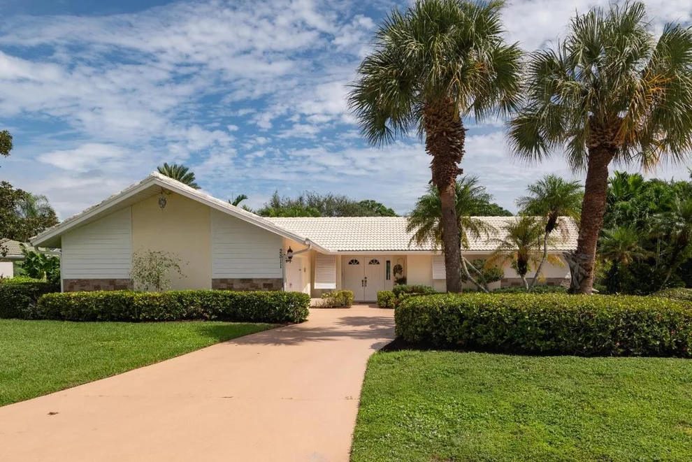 Unit for sale at 2811 SE Fairway W, Stuart, FL 34997