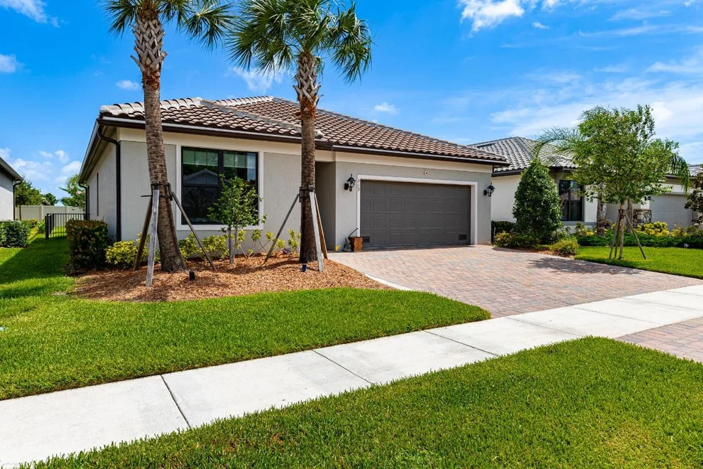 Unit for sale at 519 SE Villandry Way, Port St Lucie, FL 34984