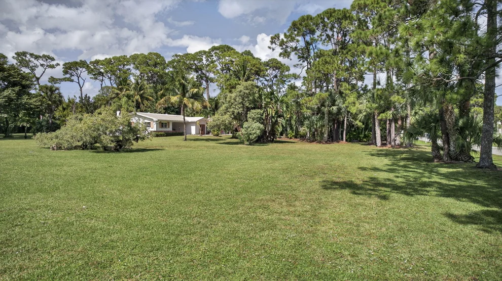 Unit for sale at 8855 N Bates Road, Palm Beach Gardens, FL 33418