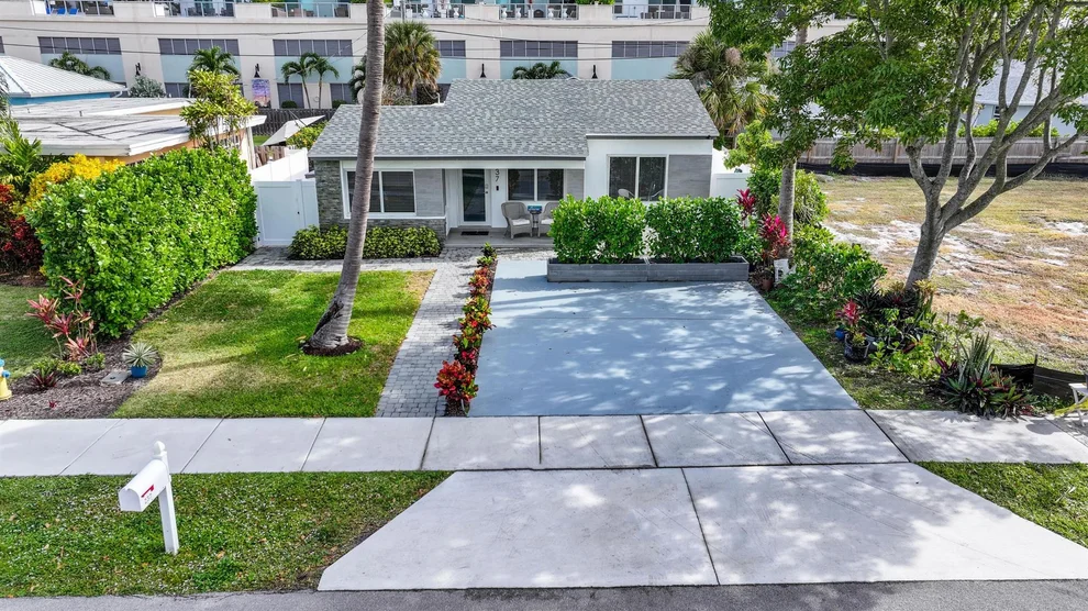 Unit for sale at 237 SE 4th Avenue, Delray Beach, FL 33483
