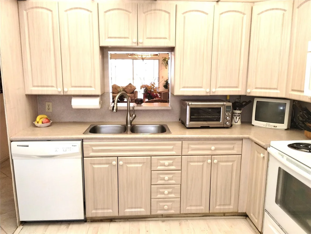 Unit for sale at 2802 Victoria Way, Coconut Creek, FL 33066