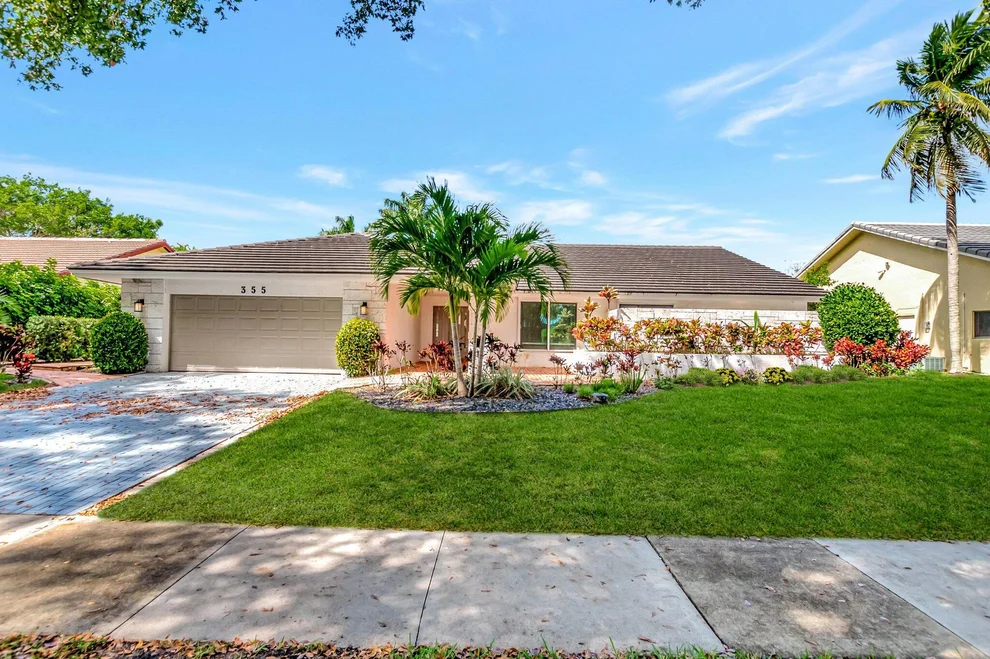 Unit for sale at 355 Woodlake Lane, Deerfield Beach, FL 33442