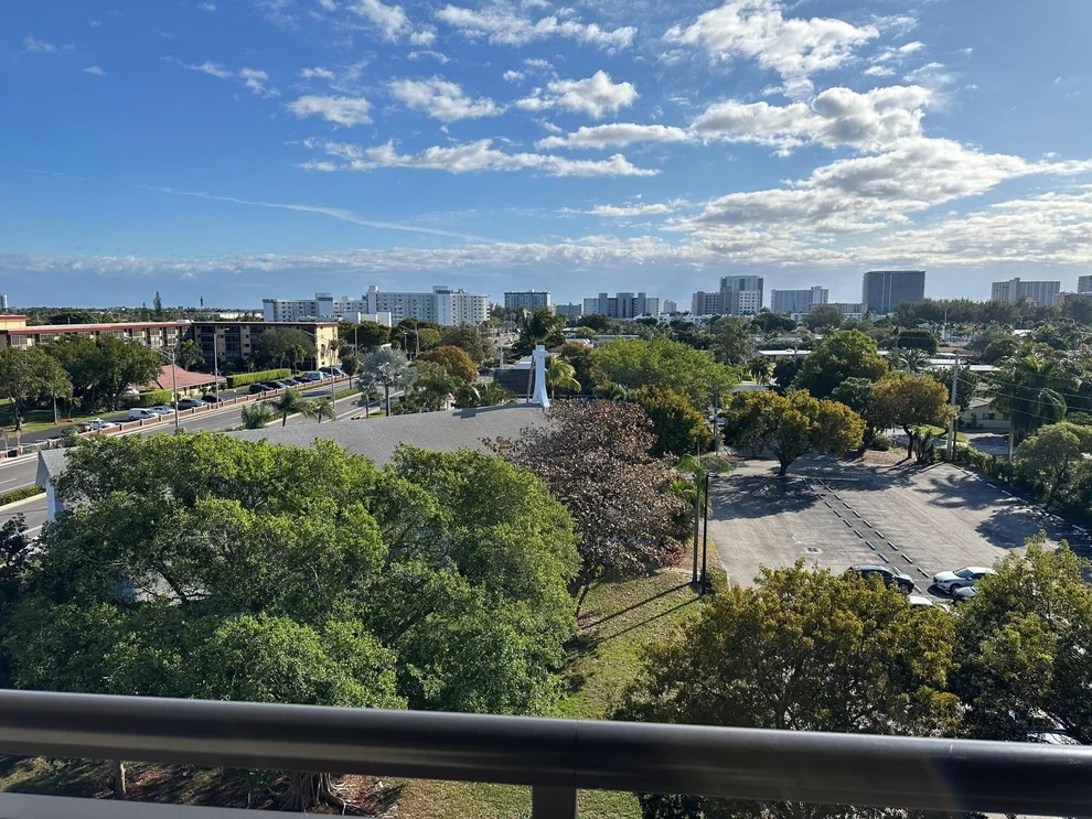 Unit for sale at 2350 NE 14th St Causeway, Pompano Beach, FL 33062