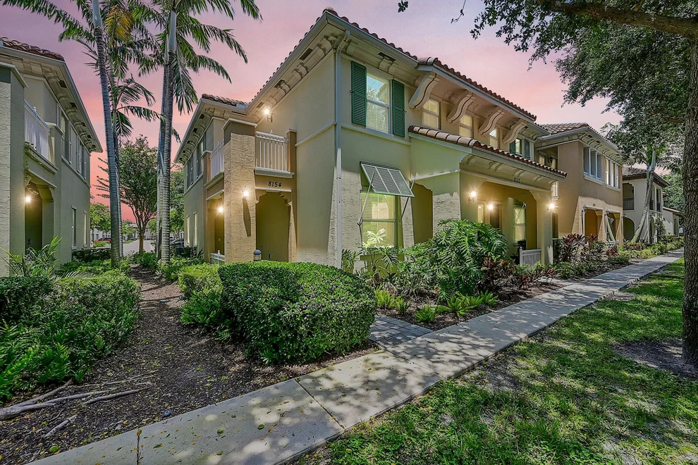 Unit for sale at 8152 Cascada Isle Drive, Cooper City, FL 33024