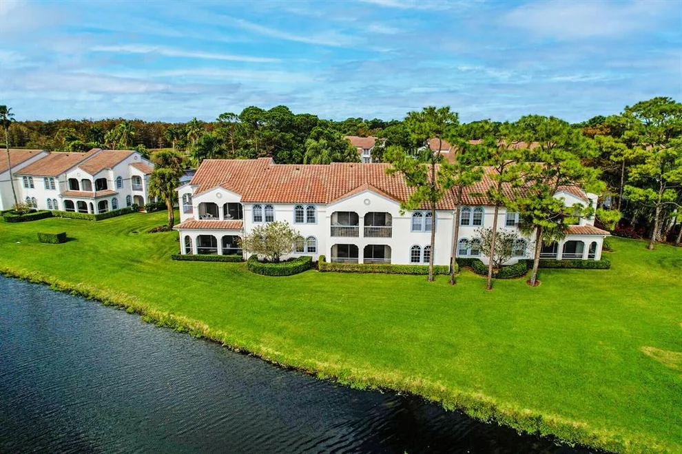 Unit for sale at 602 Ryder Cup Circle, Palm Beach Gardens, FL 33418