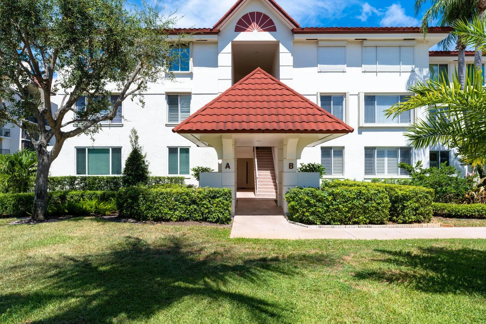 Unit for sale at 102 Half Moon Circle, Hypoluxo, FL 33462