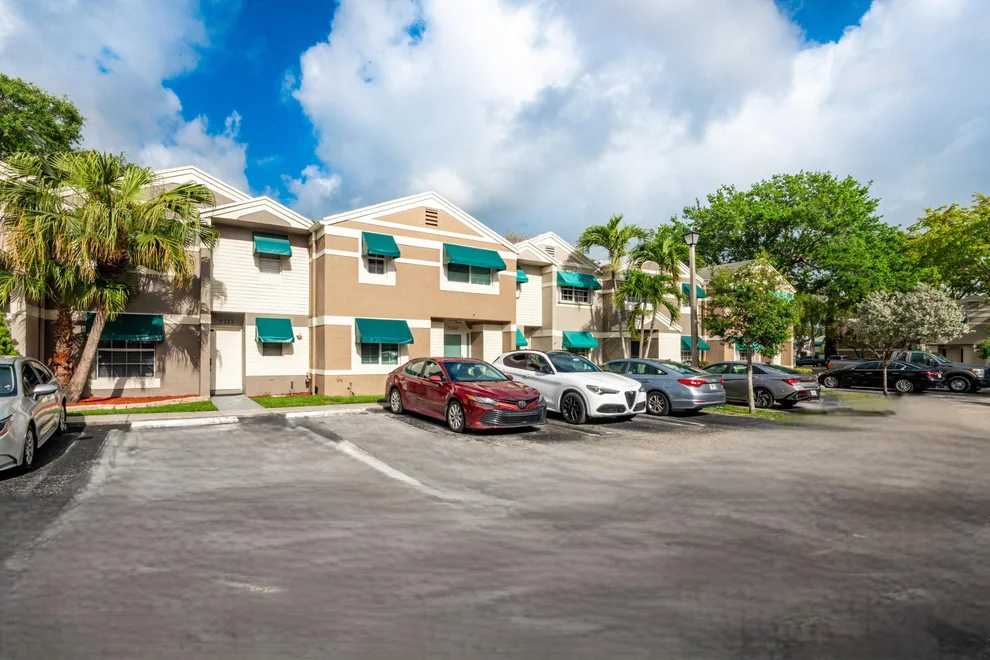 Unit for sale at 5273 SW 123rd Avenue, Cooper City, FL 33330