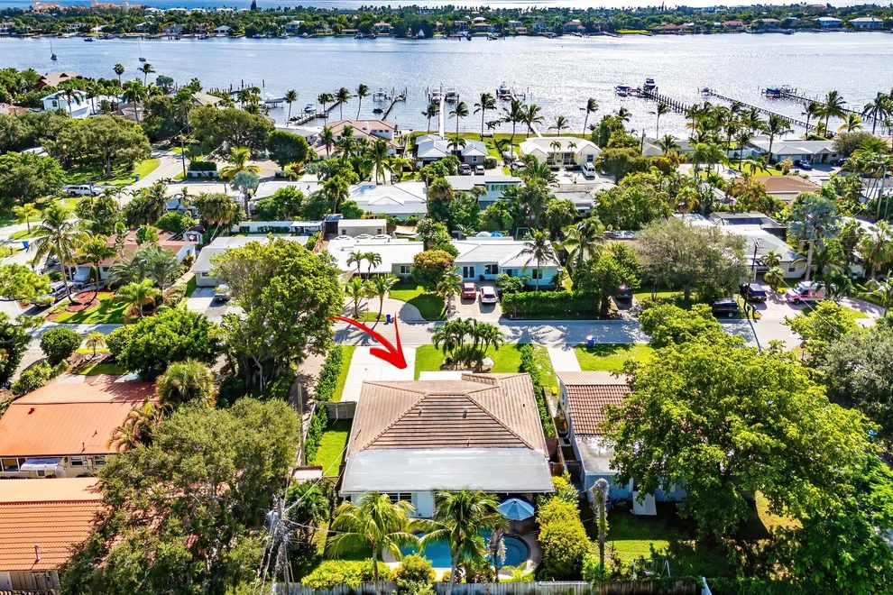Unit for sale at 817 S Lake Drive, Lantana, FL 33462