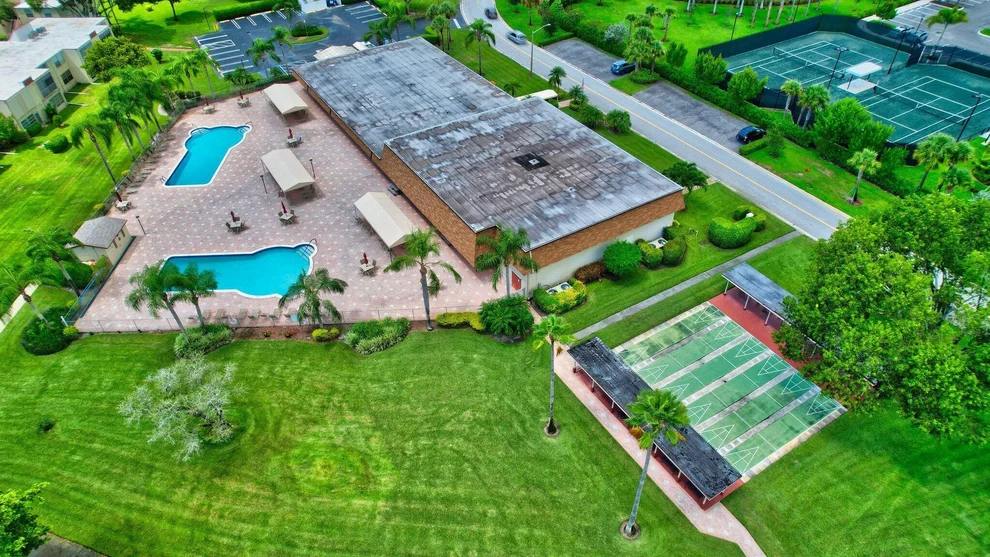 Unit for sale at 20 Abbey Lane, Delray Beach, FL 33446