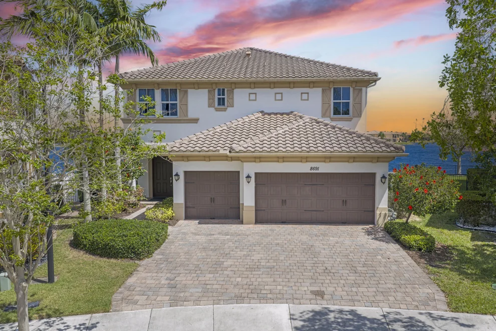 Unit for sale at 8691 Lakeside Bend, Parkland, FL 33076