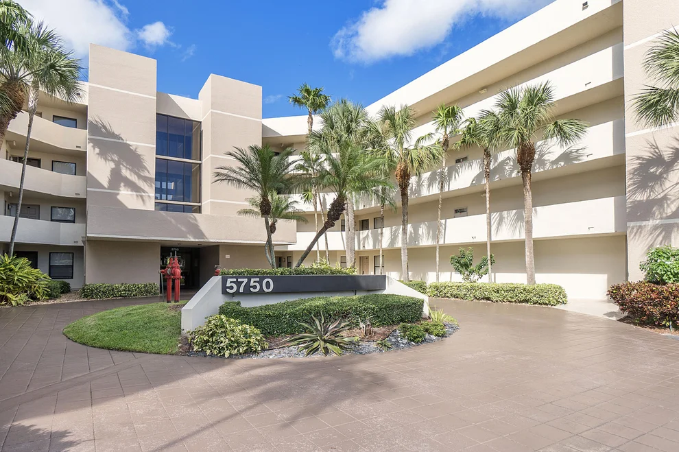 Unit for sale at 5750 Camino Del Sol, Boca Raton, FL 33433